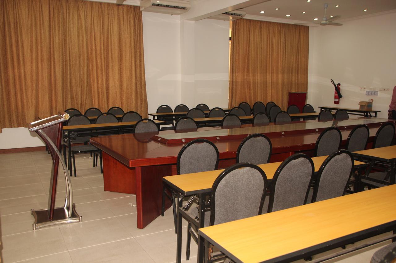 Hotel de Mag  Dar es Salaam Exterior foto